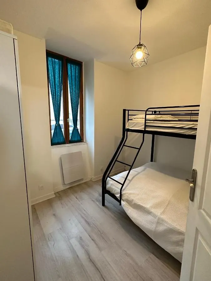 Appartement Spacieux - Proche Centre Et Therme contacts